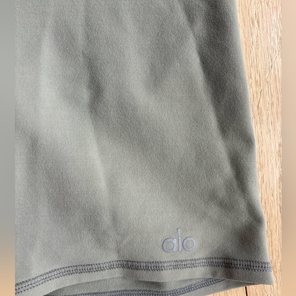 Seamless High Waist Ali Yoga Biker Short- Sterling - Picture 7 of 7